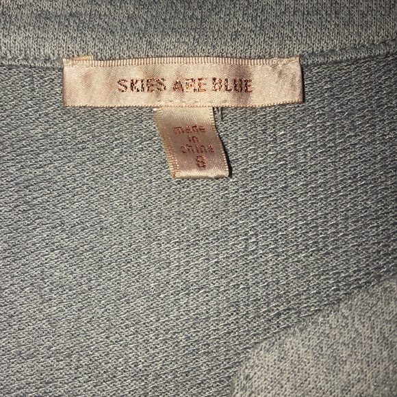 gray open shouldered long sleeve - Picture 4 of 4